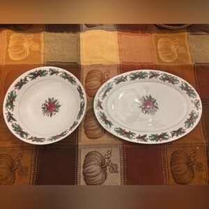 Christmas Vintage Lynn’s Fine China Holly Wreath Pattern Platter & Serving Bowl